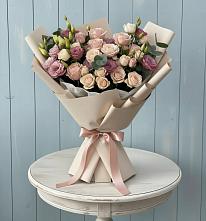 Букет цветов из:  Розы и Лизиантусы в Новогорном