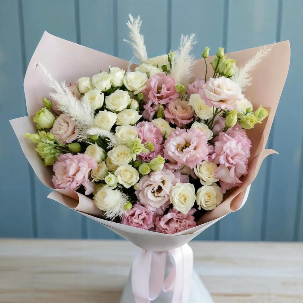 Букет цветов из: Альстромерии и Розы в Новогорном