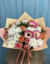 Букет цветов из:  Розы, Герберы и Хризантемы в Новогорном