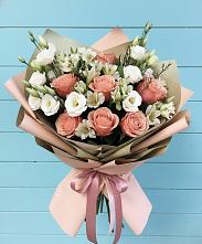 Букет цветов из:  Розы, Альстромерии и Лизиантусы в Новогорном