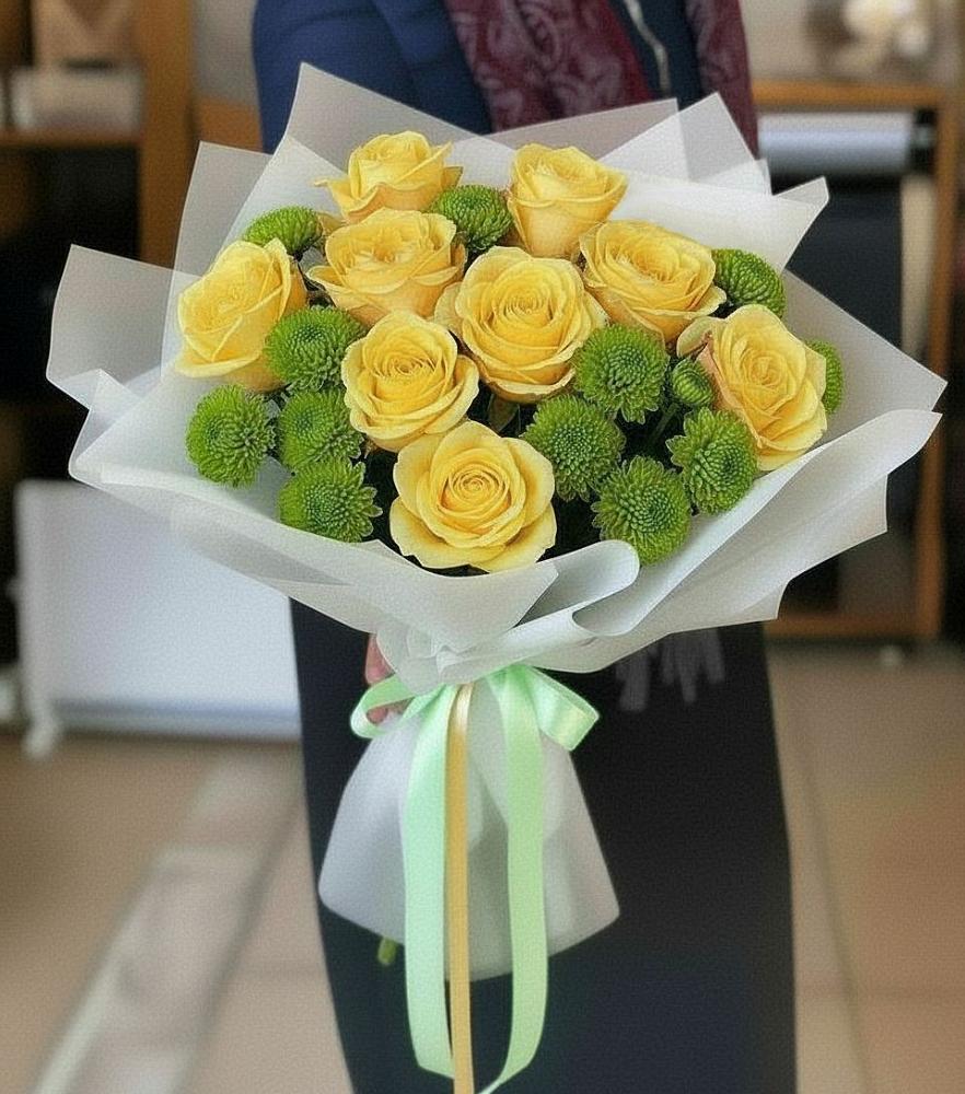 Букет цветов из: Хризантемы и Розы в Новогорном