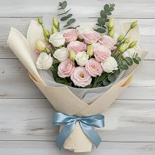 Букет цветов из:  Лизиантусы #REPLACE_PRED# Новогорном