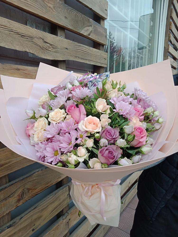 Букет цветов из: Розы и Хризантемы в Новогорном