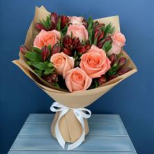 Букет цветов из:  Розы и Альстромерии в Новогорном