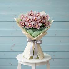Букет цветов из:  Орхидеи и Розы в Новогорном
