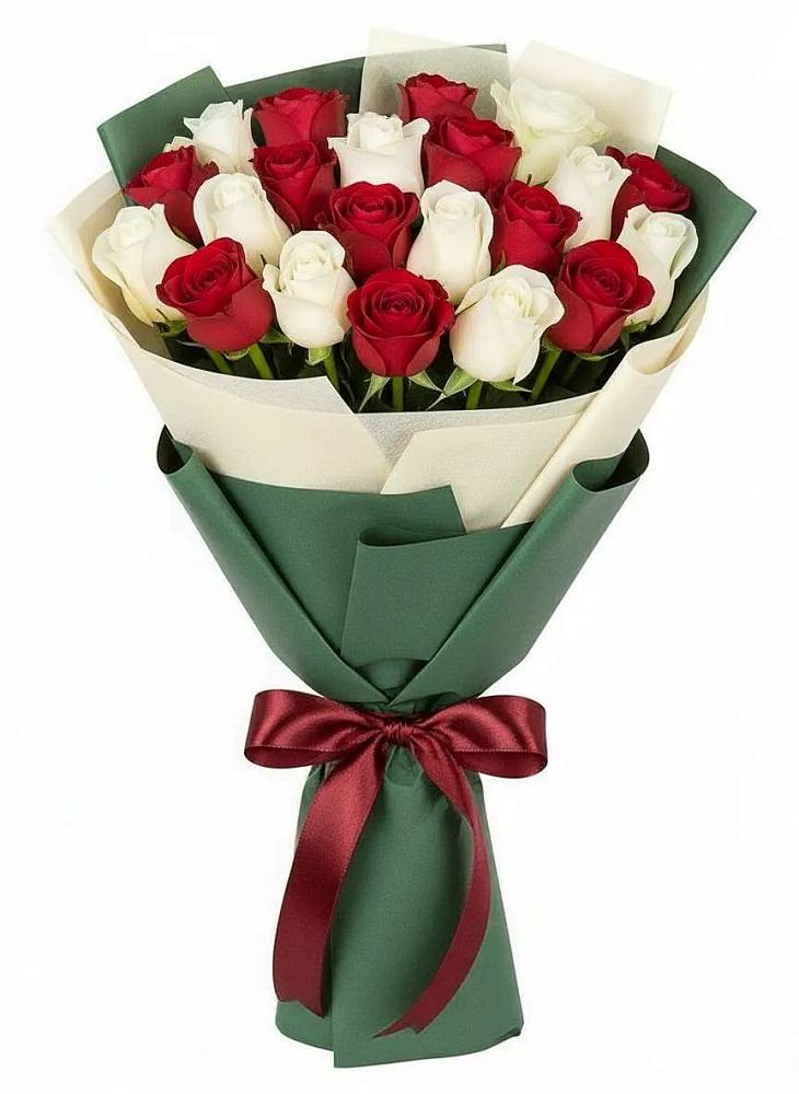 Букет Микс из красных и белых роз в Новогорном