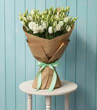 Букет цветов из:  Лизиантусы в Новогорном