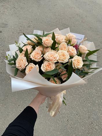 Букет Кремовые розы Латте в Новогорном