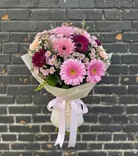 Букет цветов из:  Герберы и Хризантемы #REPLACE_PRED# Новогорном