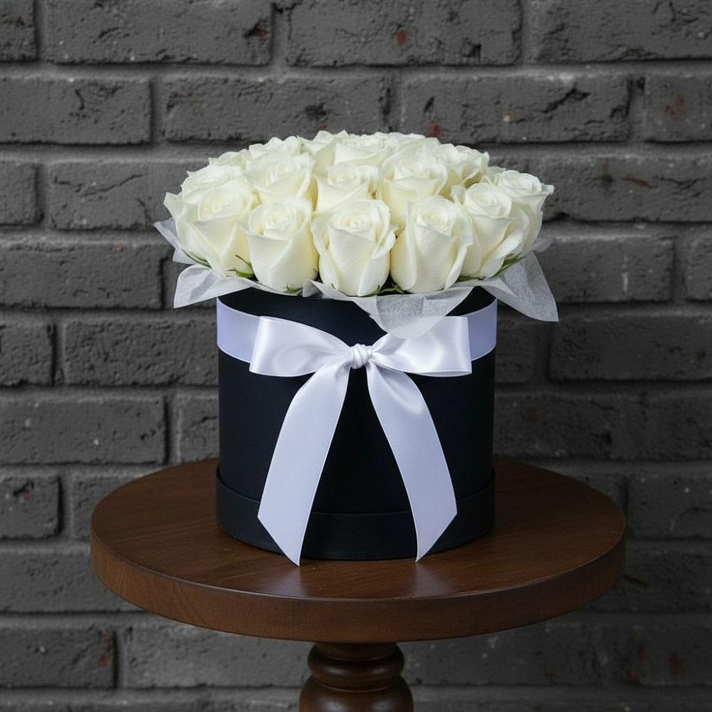 Цветочная композиция из Розы в шляпной коробке в Новогорном