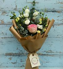Букет цветов из:  Розы и Лизиантусы в Новогорном