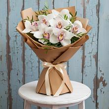 Букет цветов из:  Орхидеи и Розы #REPLACE_PRED# Новогорном